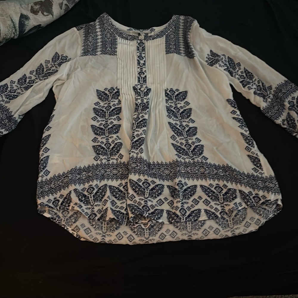 Pale sky m summer blouse.